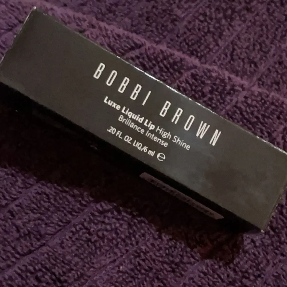 Bobbi brown luxe liquid lip w make up bag